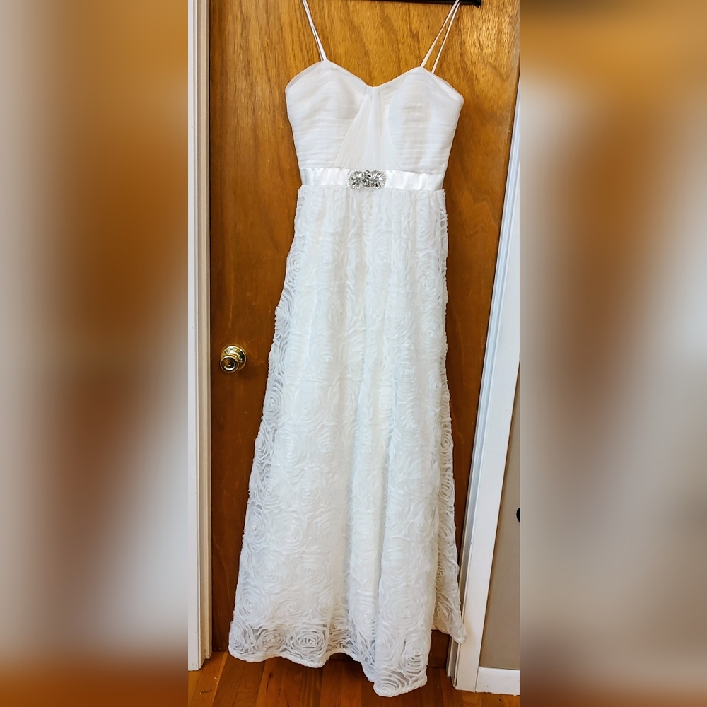Adrianna Papell White Wedding Dress Size 10 spaghetti Strap
